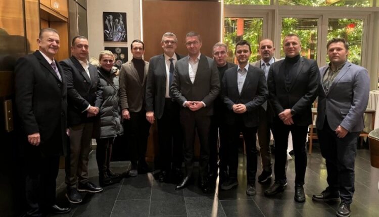 Mickoski në Amerikë takoi familjen Rusi