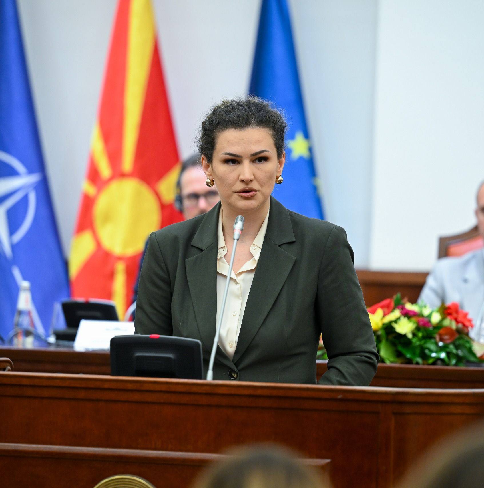 Beqiri  Me Albi Qamilin prijës  rinia i jep hov fitores së 19 Tetorit
