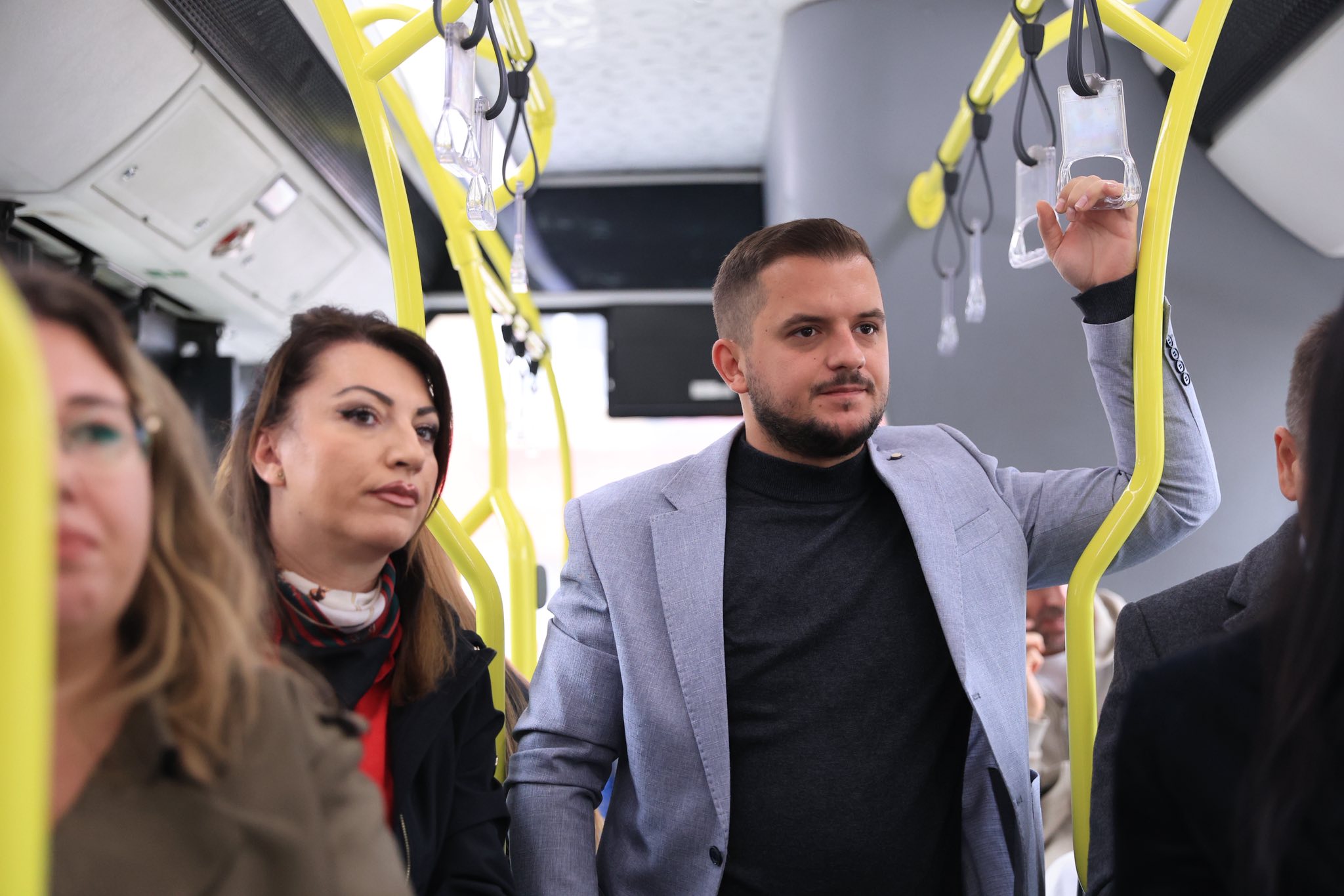 Së bashku me Bilall Kasamin  Albi Qamili shpalos planin për transport publik falas në Tetovë