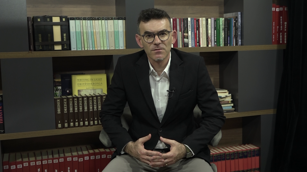 Nesimi  Dikur BDI kërkonte që luani i VMRO së të bëhej stemë e shtetit